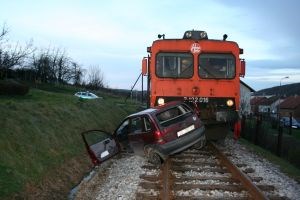 Slika slike-vijesti/2010 godina/nalet_vlaka.jpg